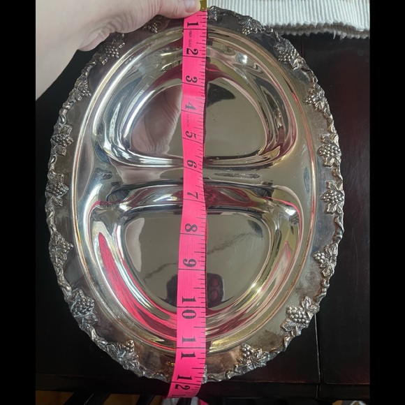 Old English Silver Plated Covered Entree Tray - Picture 9 of 13